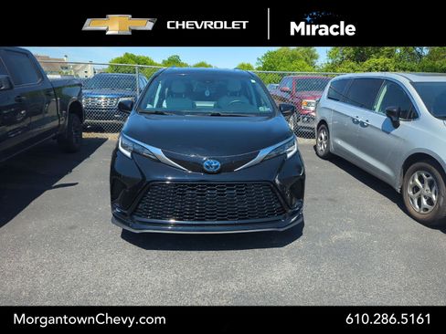 Used 2023 Toyota Sienna XSE w/ XSE Plus Package AWD/4WD image 1