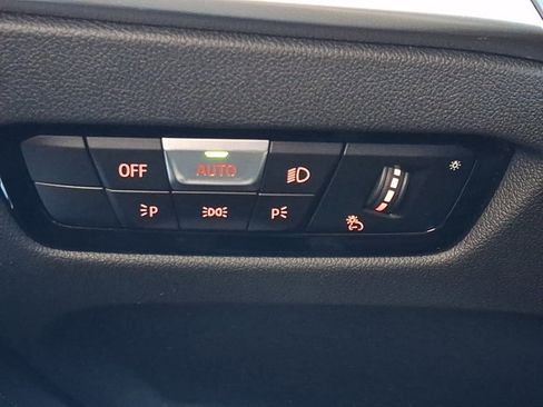 Certified 2025 BMW 330i xDrive Sedan w/ Convenience Package image 25