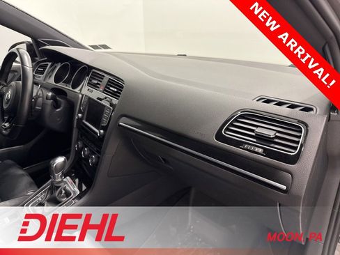 Used 2017 Volkswagen Golf R 4-Door image 13