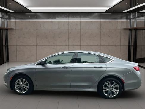 Used 2016 Chrysler 200 Limited FWD image 8