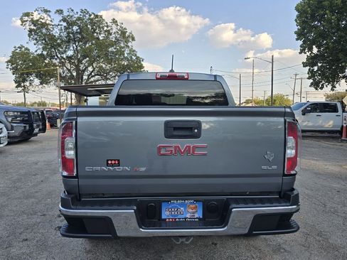 Used 2018 GMC Canyon SLE image 4