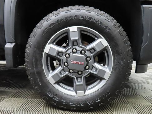 Used 2025 GMC Sierra 2500 SLT image 7