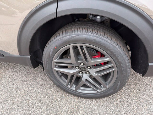 New 2026 Ford Explorer ST-Line w/ ST-Line Street Pack AWD/4WD image 7