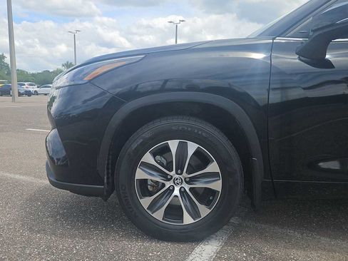 Used 2023 Toyota Highlander XLE FWD image 19