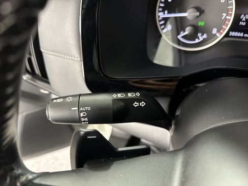 Certified 2025 Nissan Pathfinder SV image 17