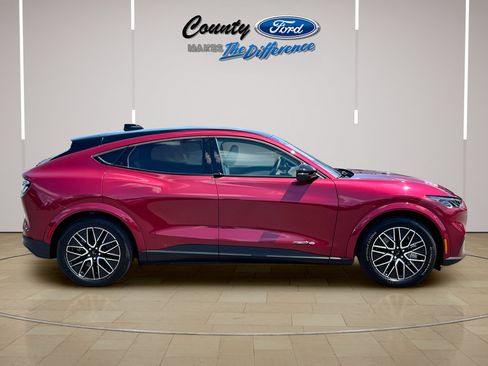 Certified 2025 Ford Mustang Mach-E Premium AWD/4WD image 7