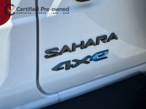 Used 2025 Jeep Wrangler Unlimited Sahara AWD/4WD image 27