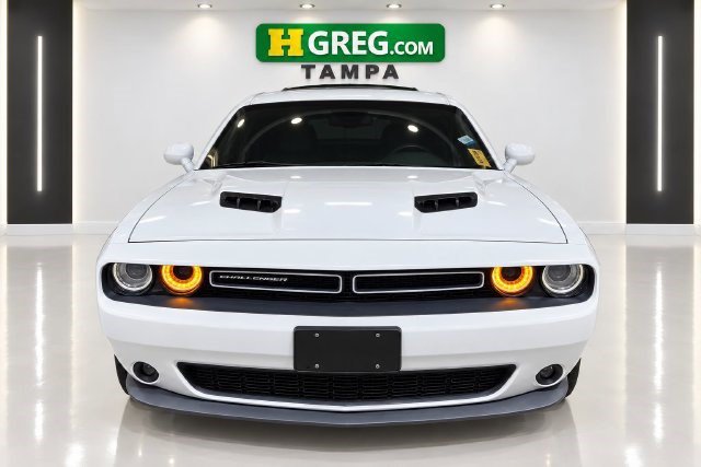 Used 2023 Dodge Challenger SXT RWD image 7