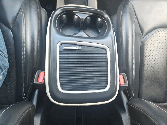 Used 2024 Chrysler Pacifica Touring-L FWD image 23