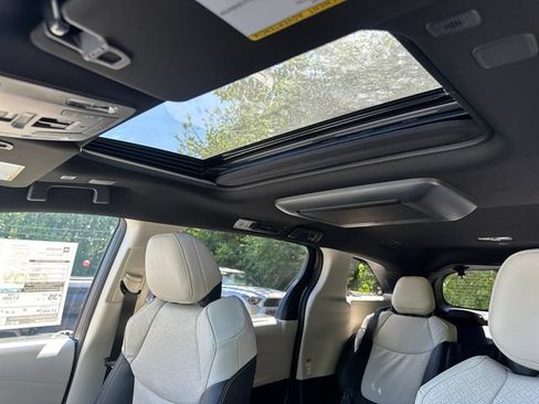 New 2026 Toyota Sienna Platinum AWD/4WD image 36