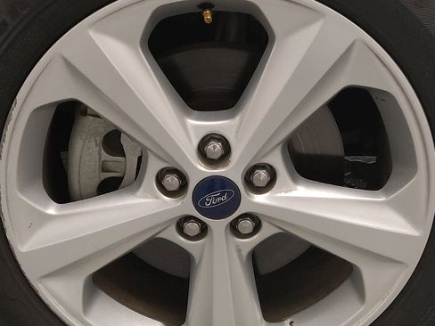 Used 2017 Ford Edge SE FWD image 31