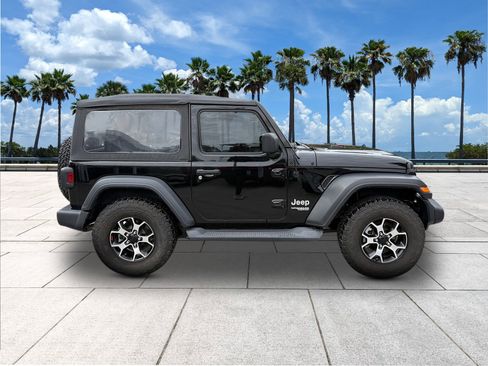 Used 2019 Jeep Wrangler Sport image 9