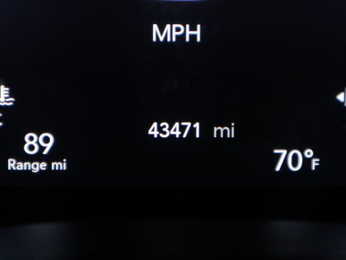 Used 2023 Chrysler Pacifica Limited FWD image 19