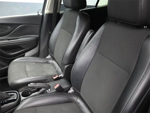 Used 2017 Buick Encore Sport Touring image 17