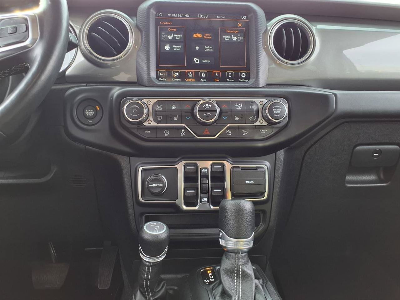 Used 2020 Jeep Wrangler Unlimited Sahara AWD/4WD image 13