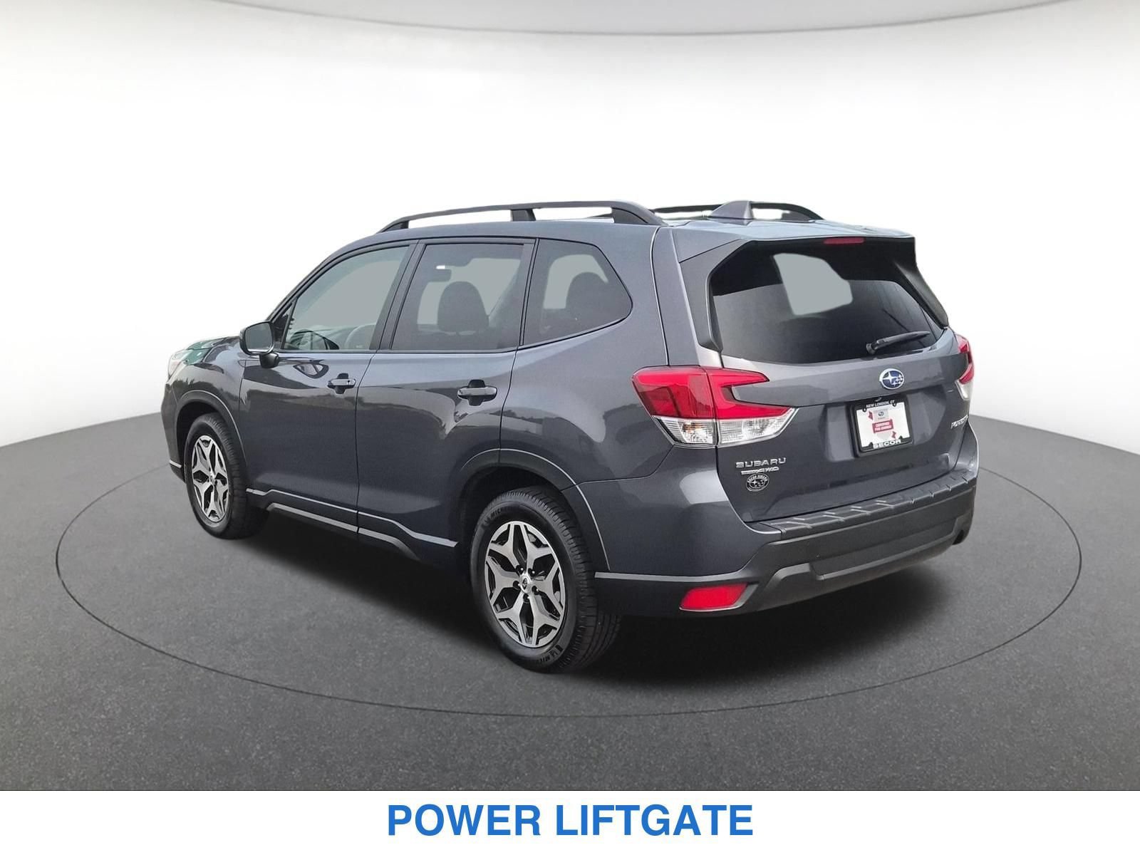 Used 2021 Subaru Forester Premium AWD/4WD image 9