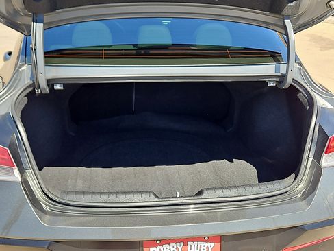 Used 2024 Hyundai Elantra Limited image 7