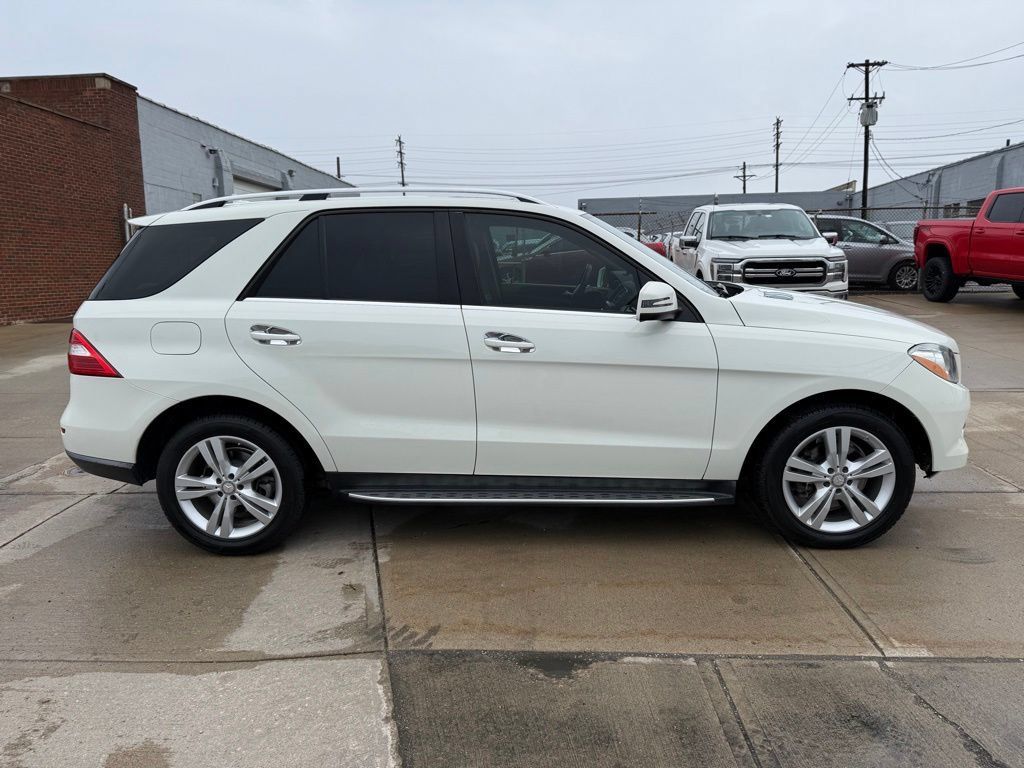 Used 2013 Mercedes-Benz ML 350 BlueTEC 4MATIC image 5