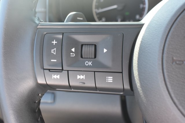Used 2025 Nissan Pathfinder SV w/ SV Premium Package AWD/4WD image 22