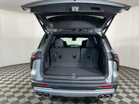 New 2027 Chevrolet Traverse LT w/ Sun and Wheel Package AWD/4WD image 13