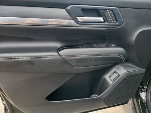 New 2027 GMC Terrain Elevation w/ Elevation Premium Package AWD/4WD image 17