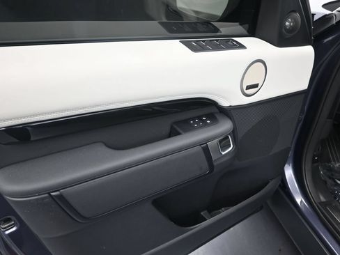 Used 2024 Land Rover Discovery S AWD/4WD image 11