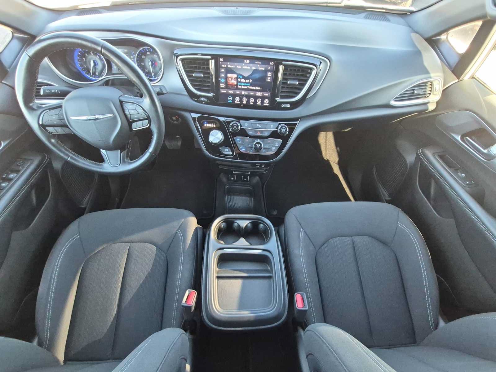Used 2019 Chrysler Pacifica Touring Plus w/ S Appearance Package FWD image 15
