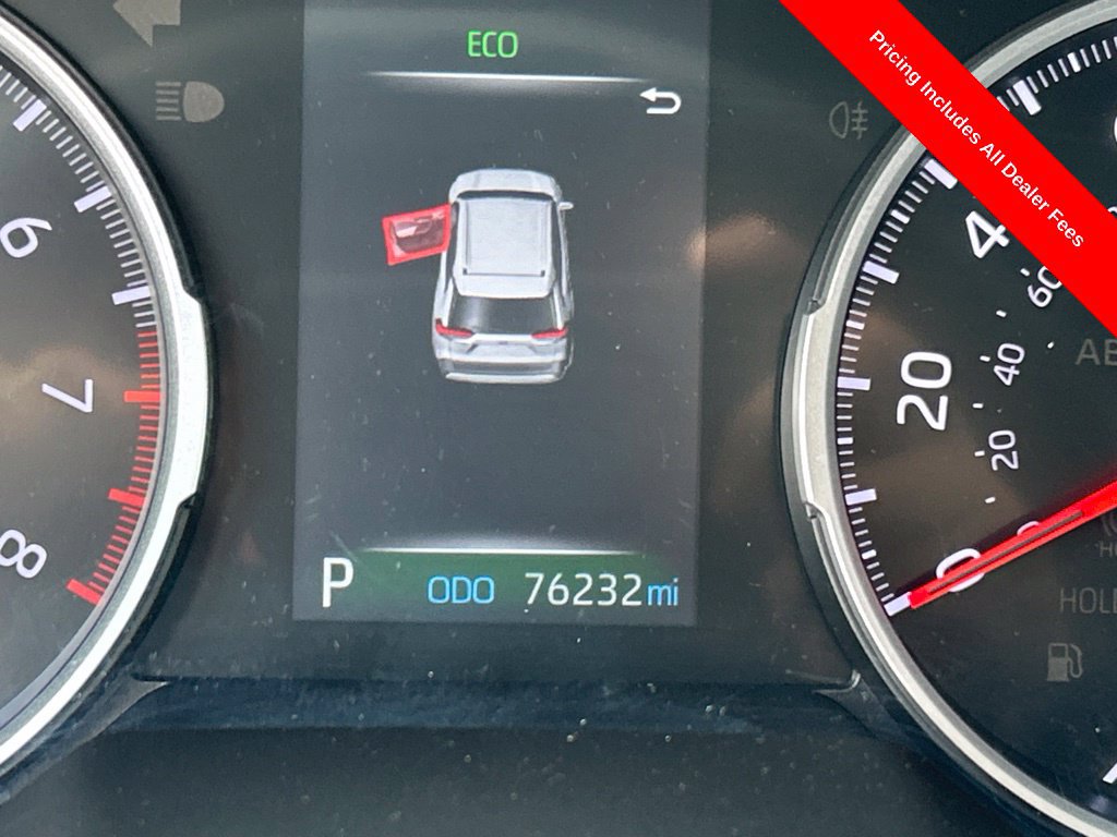 Used 2021 Toyota RAV4 XLE w/ Convenience Package FWD image 11
