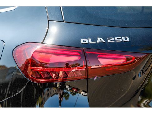 Used 2025 Mercedes-Benz GLA 250 image 8