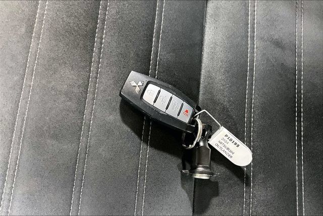 Used 2024 Mitsubishi Outlander SE FWD image 31