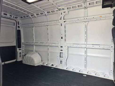 Used 2025 RAM ProMaster 2500 w/ Convenience Group FWD image 30