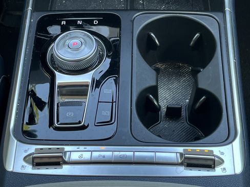 Used 2025 Kia Carnival SX Prestige FWD image 7