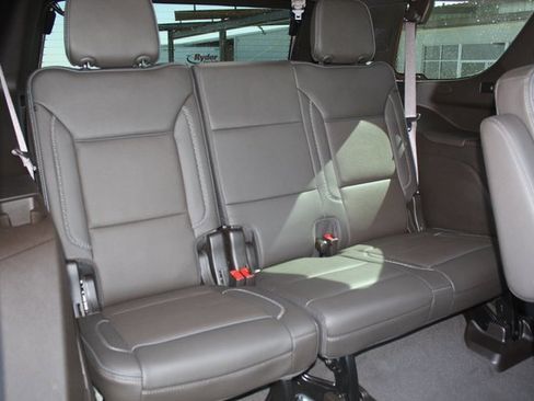 Used 2024 GMC Yukon Denali w/ Advanced Technology Package image 20