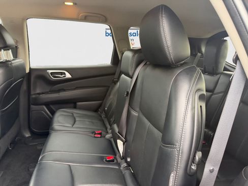 Used 2018 Nissan Pathfinder SL AWD/4WD image 19