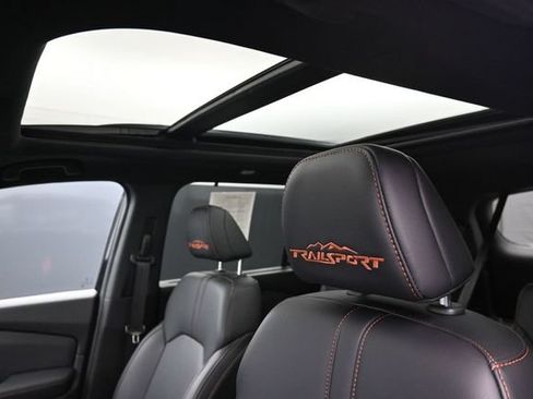 Used 2025 Honda Pilot TrailSport image 15
