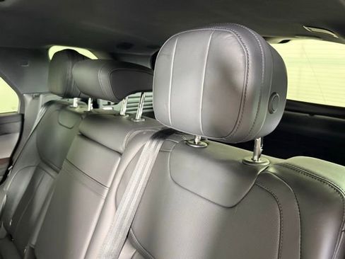 Used 2025 Land Rover Range Rover Sport SE AWD/4WD image 23