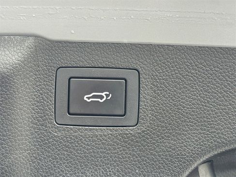 Used 2017 Hyundai Santa Fe SE w/ SE Ultimate Tech Package 03 image 15