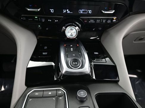 Used 2023 Acura MDX SH-AWD w/ Technology Package image 12