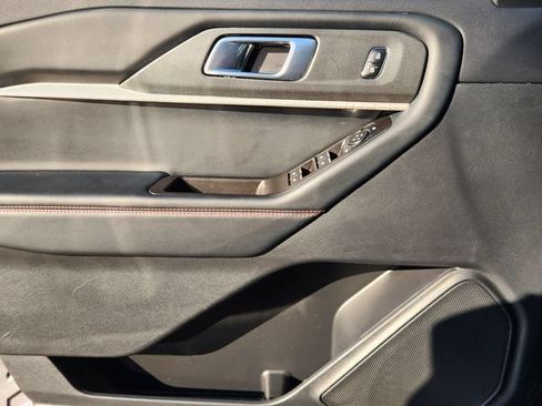Used 2025 Ford Explorer ST-Line AWD/4WD image 22