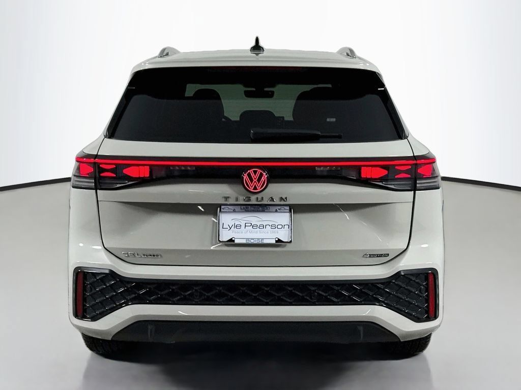 Used 2026 Volkswagen Tiguan SEL R-Line AWD/4WD image 10
