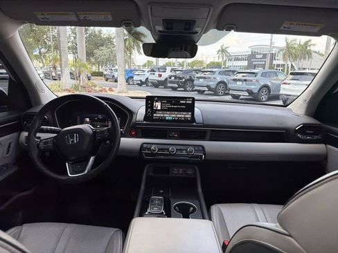 Used 2023 Honda Pilot Elite image 10