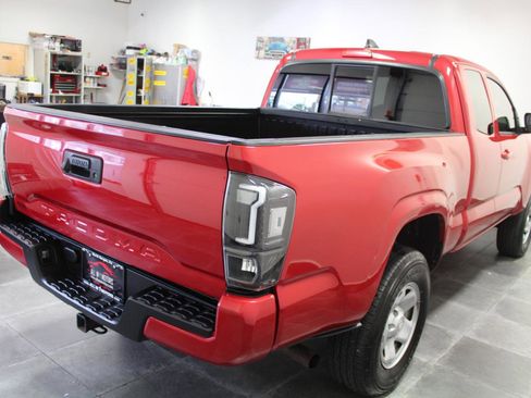 Used 2022 Toyota Tacoma SR w/ SR Convenience Package AWD/4WD image 6