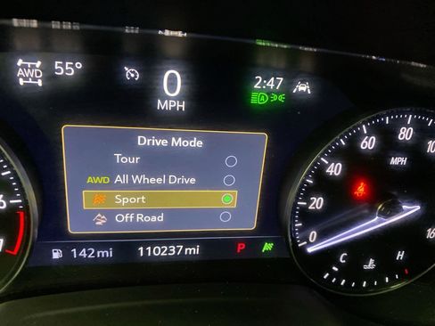 Used 2021 Buick Envision Essence w/ Sport Touring Package AWD/4WD image 20