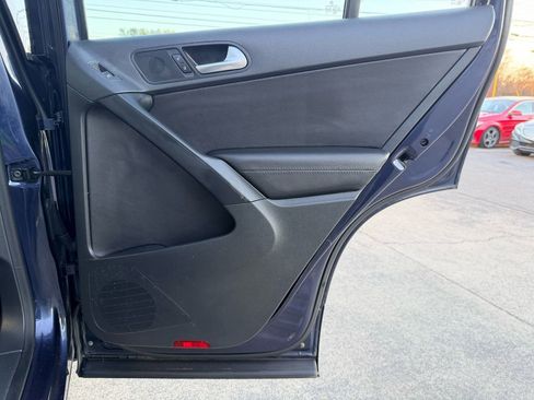 Used 2016 Volkswagen Tiguan S image 24