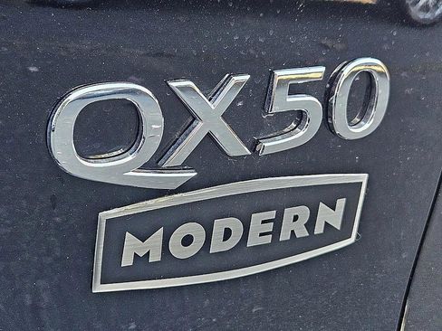 New 2025 INFINITI QX50 Luxe image 15