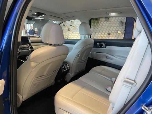 Used 2023 Kia Sorento S w/ Panoramic Sunroof Package FWD image 15