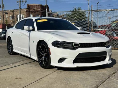 Used 2018 Dodge Charger R/T Scat Pack RWD image 3