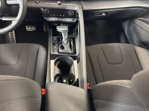 New 2025 Hyundai Elantra SEL FWD image 22