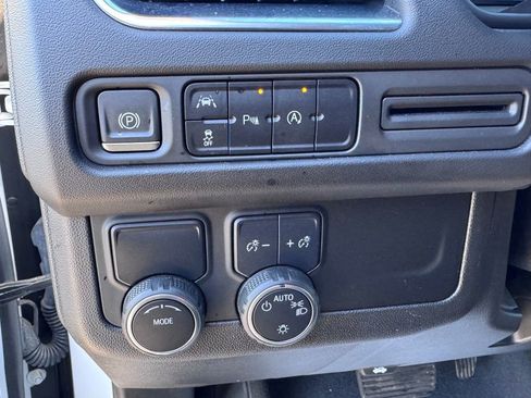 Used 2023 Chevrolet Suburban LT image 38