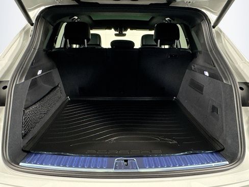 Used 2023 Porsche Cayenne Platinum Edition image 22